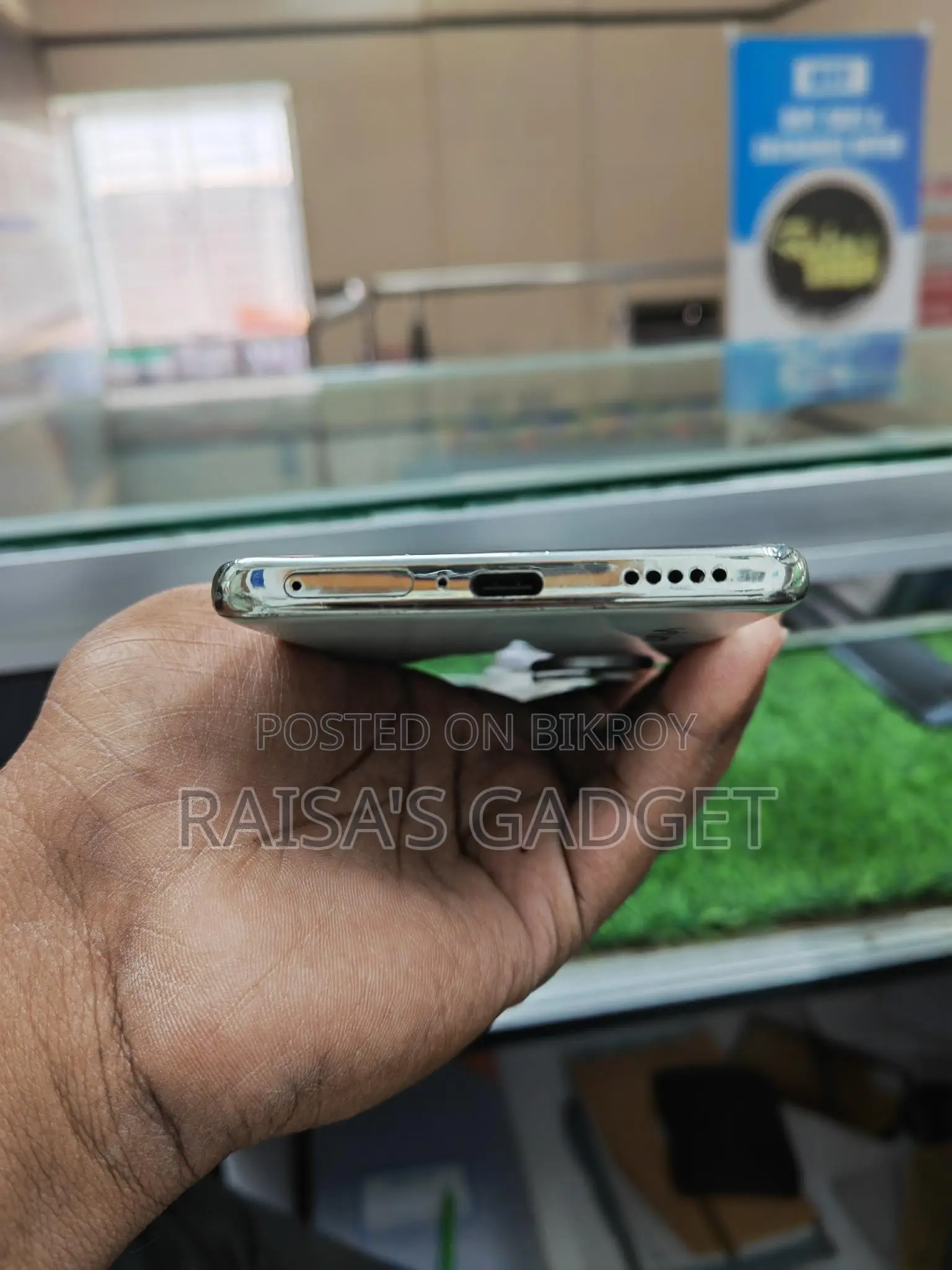 Vivo V40e 128 GB Blue
