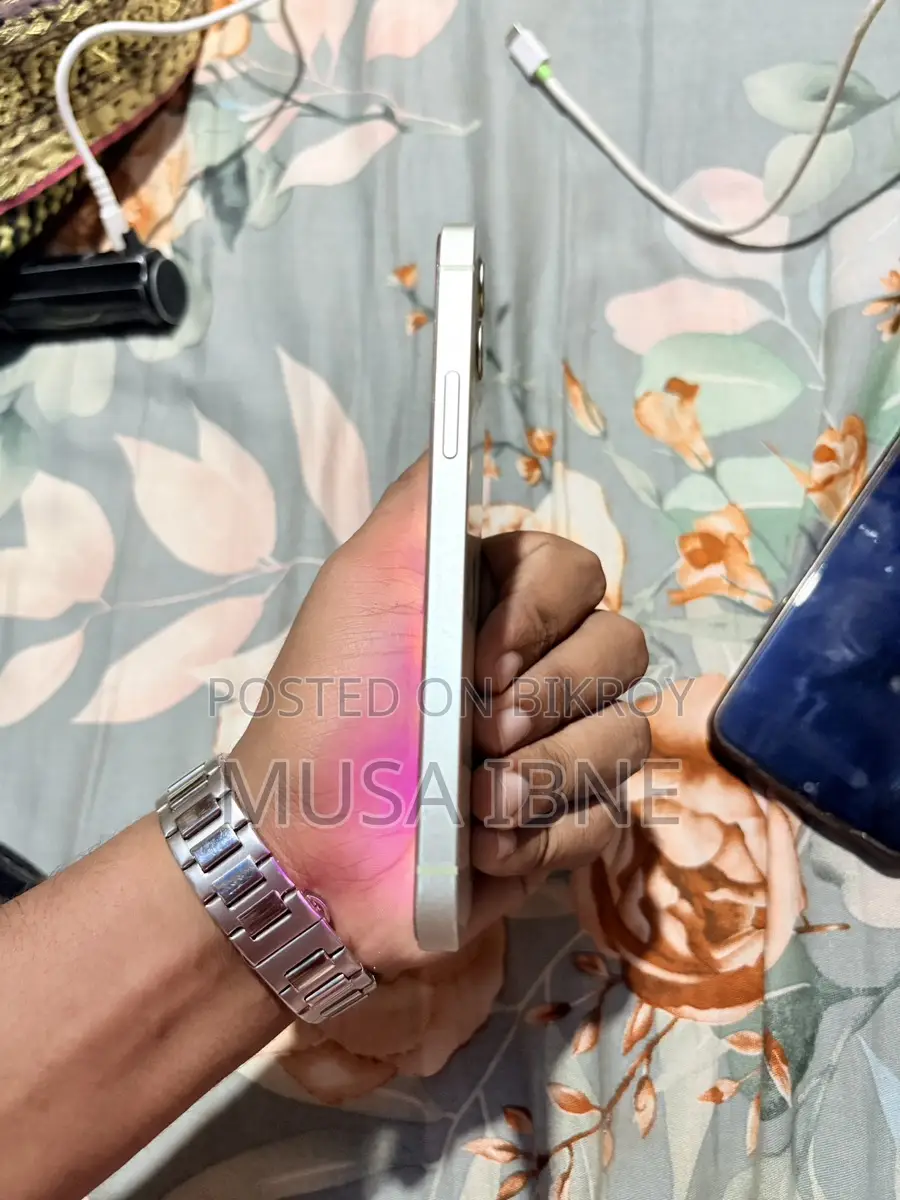 Apple iPhone 12 128GB (Used)