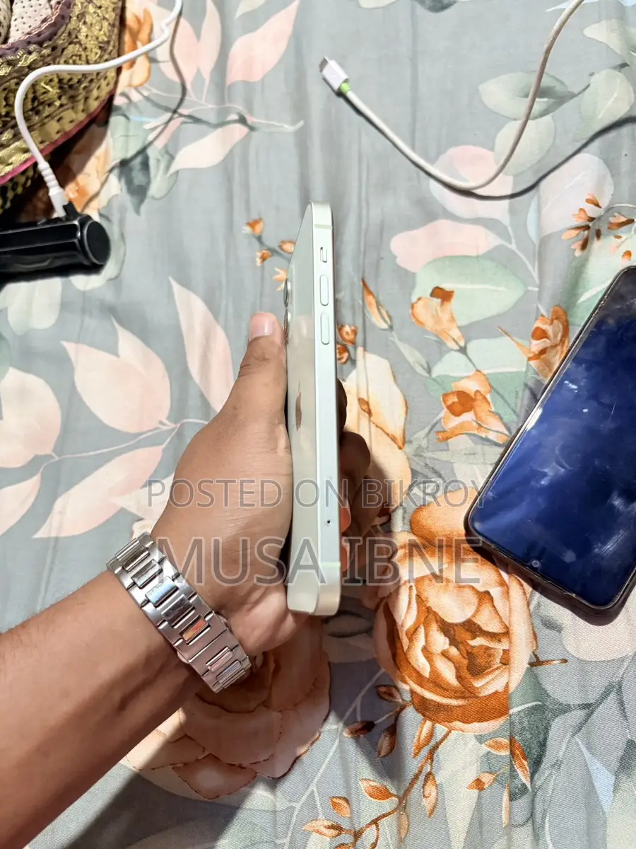 Apple iPhone 12 128GB (Used)