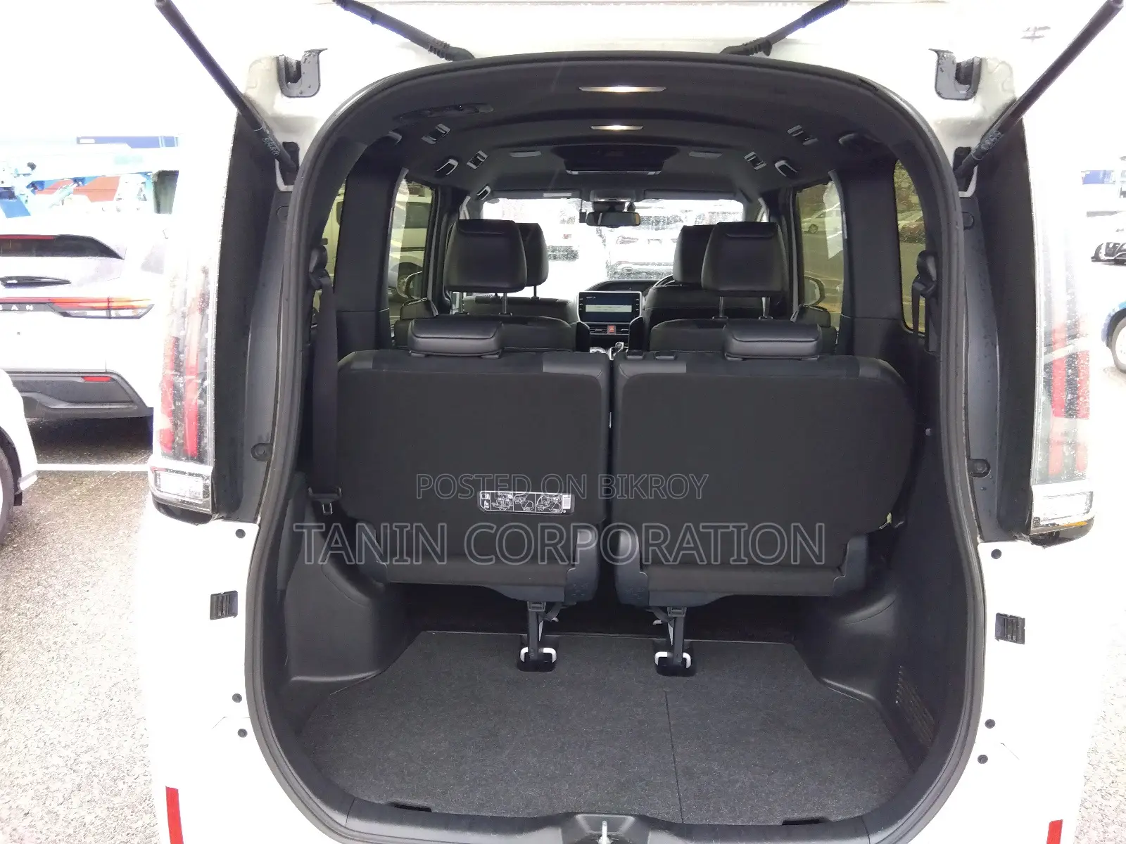 Toyota Esquire HY-GI-PREMIUM-4.5. 2020