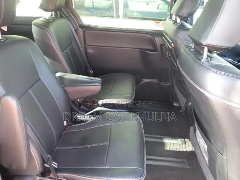 Toyota Noah G Hybrid 2 door pwr 2021