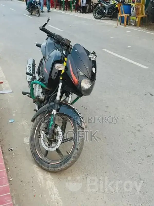 Bajaj Pulsar 150 . 2014