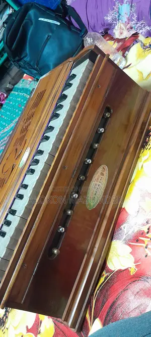 ৪২ কি হারমোনিয়াম