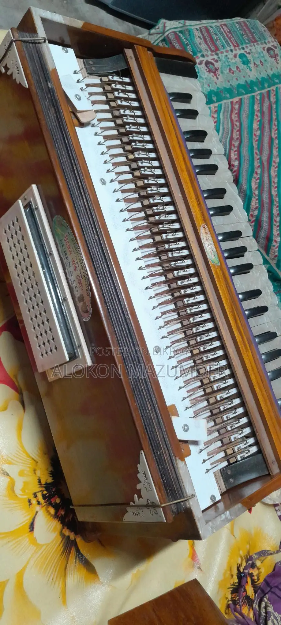 ৪২ কি হারমোনিয়াম