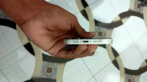 Apple iPhone 12 (Used)
