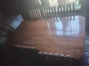 ৮ চেয়ারের ডাইনিং টেবিল