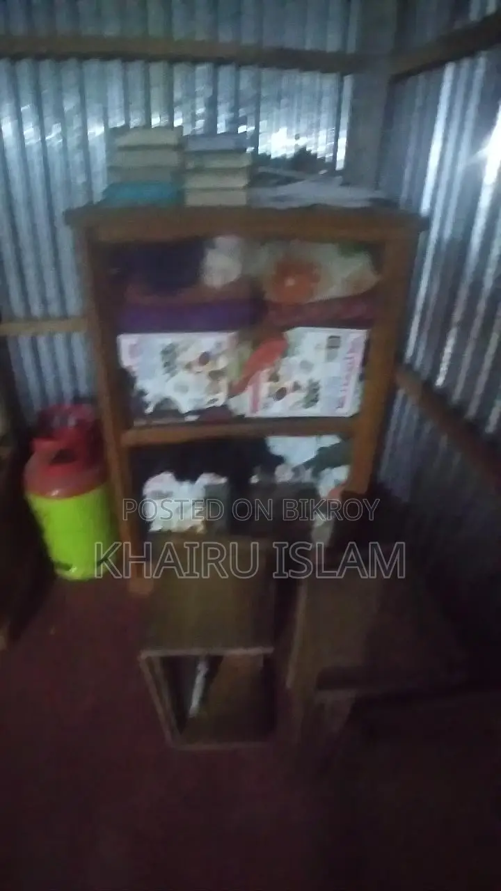 Madrasa Desk