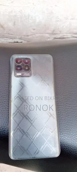Realme 8 Pro ফ্রেশ কন্ডিশন (ব্যবহৃত)