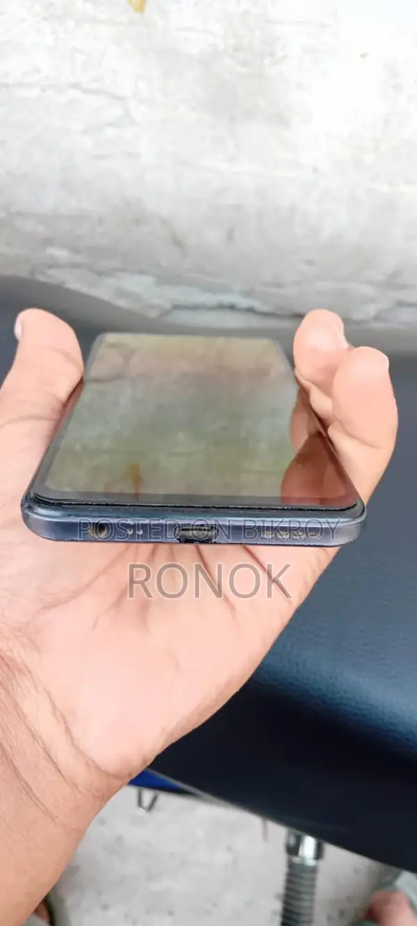 Realme 8 Pro ফ্রেশ কন্ডিশন (ব্যবহৃত)