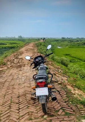 TVS Metro . 2016