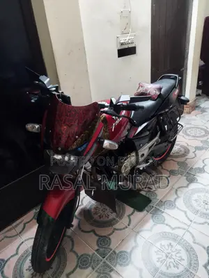Bajaj Pulsar 150 . 2015