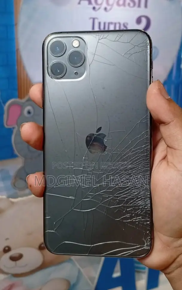 Apple iPhone 11 Pro Max . (Used)