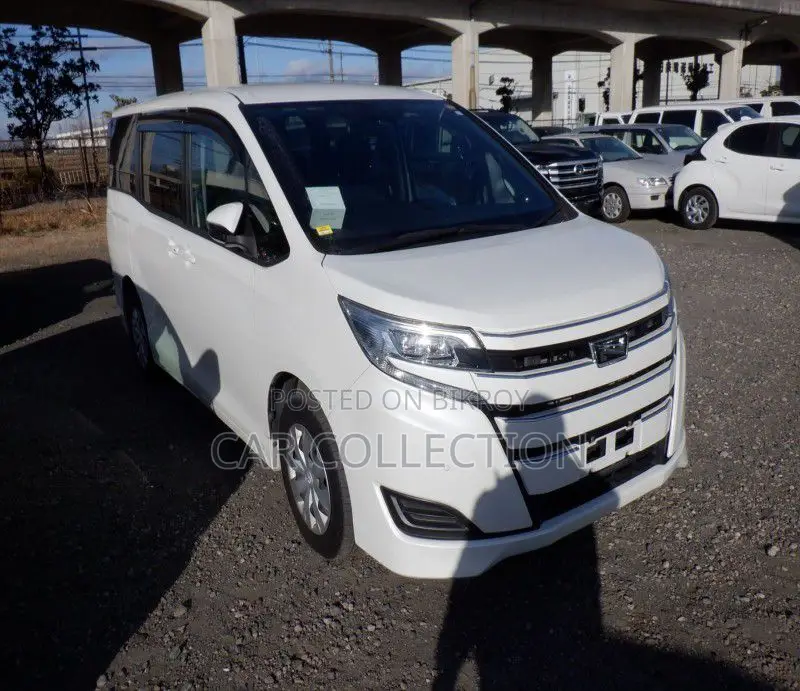 Toyota Noah 2021