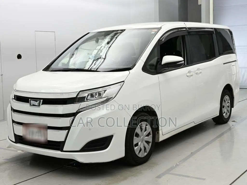 Toyota Noah 2021