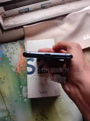 Samsung Galaxy S20 FE 8/128/full box (Used)