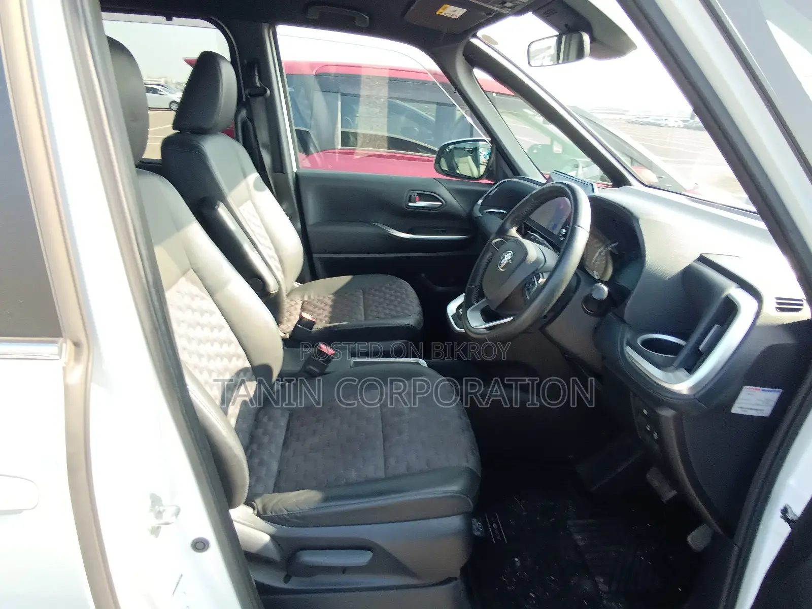 Toyota Voxy Hybrid S-Z All Option 2023