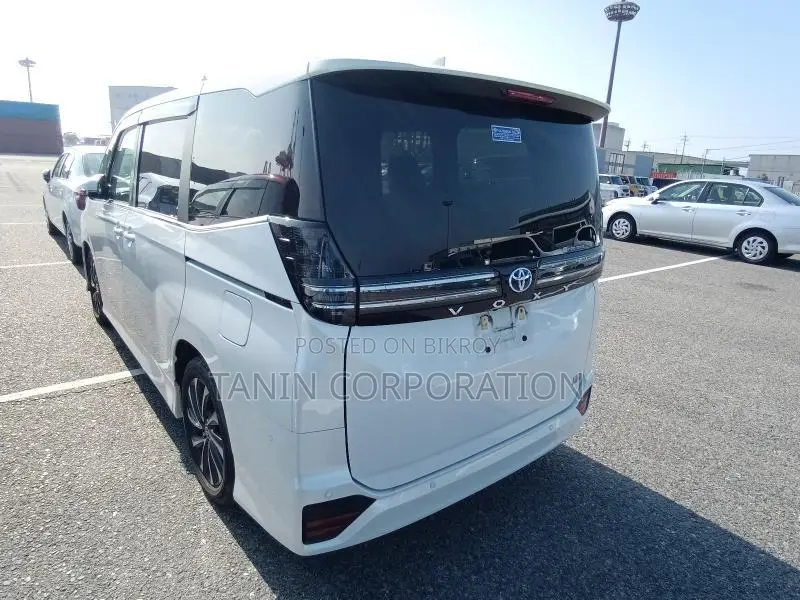 Toyota Voxy Hybrid S-Z All Option 2023