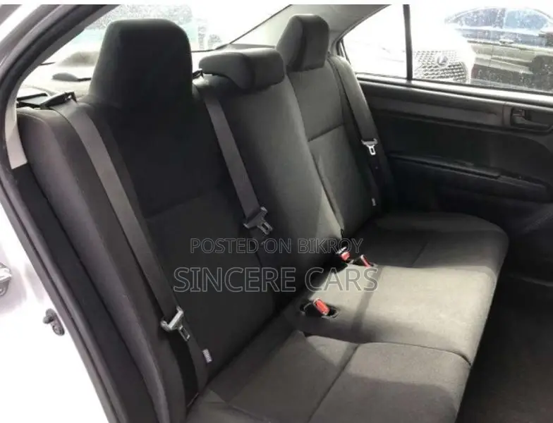 Toyota Axio EX NON-HYB 4POINT 2022