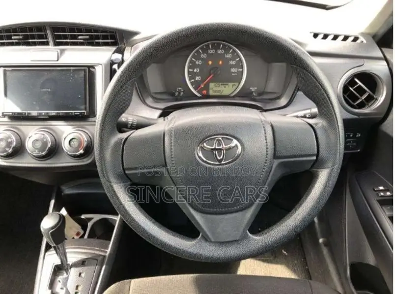 Toyota Axio EX NON-HYB 4POINT 2022