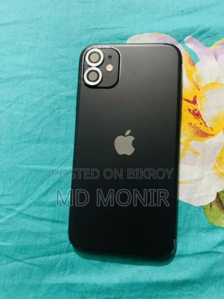 Apple iPhone 11 . (Used)