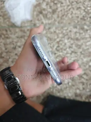 Apple iPhone 11 . (Used)