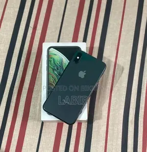 Apple iPhone XS (Used)