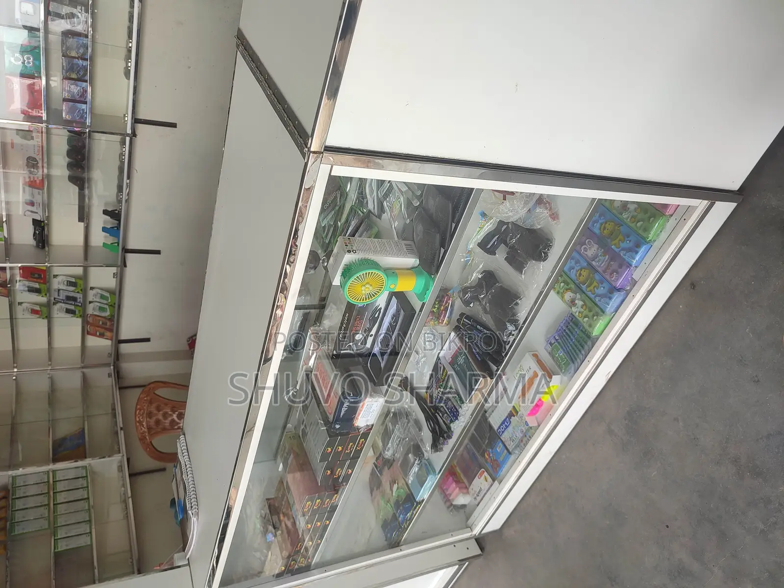 Counter table for mobile servicing shop.