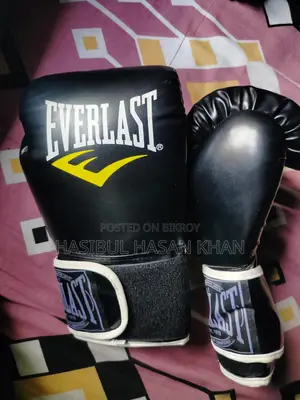 বক্সিং গ্লাভস একদম নতুন বিক্রি করে ফেলব Brand EVERLAST Size 12 oz 🥊