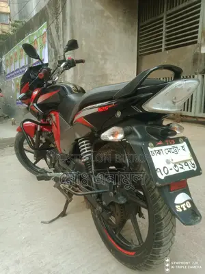 TVS Stryker . 2022
