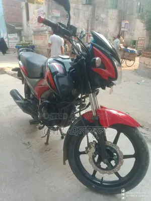 TVS Stryker . 2022