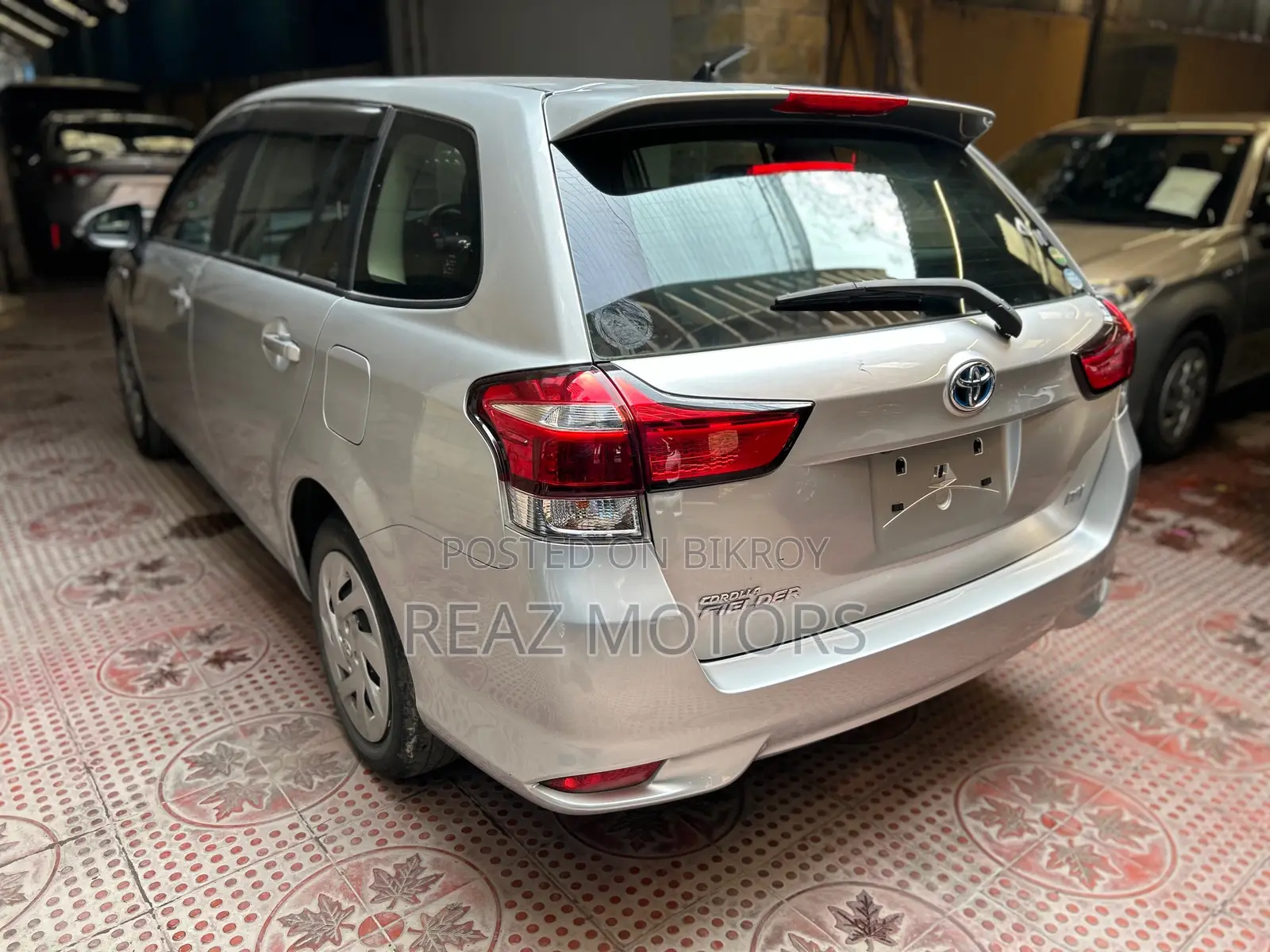 Toyota Fielder EX PKG SILVER / 2020