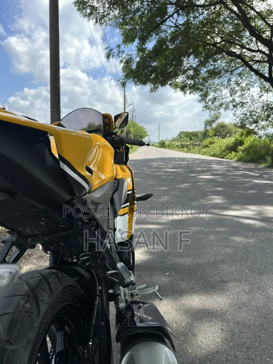 Yamaha R15 V4 Yollow 46 2025