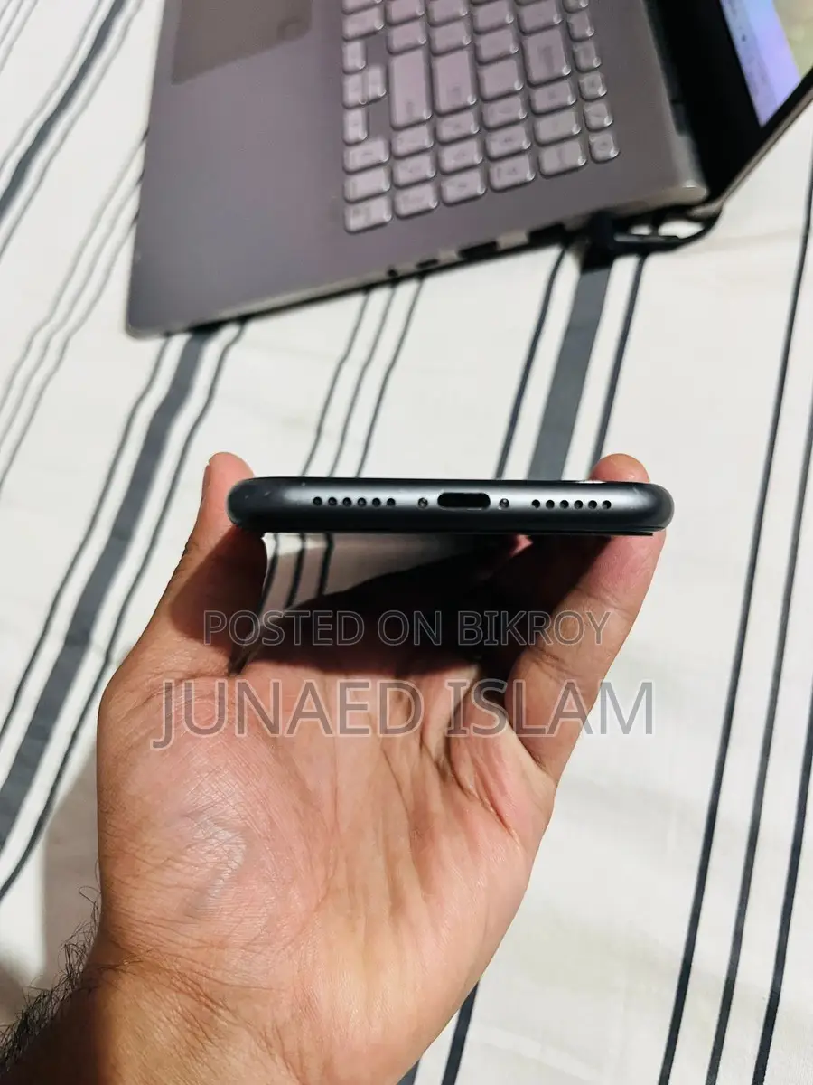 Apple iPhone 11 (Used)