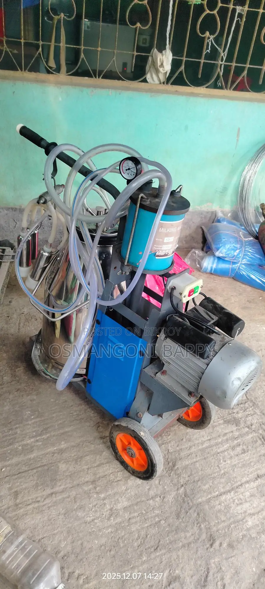 Automatic Milk Milking Machine