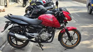 Bajaj Pulsar 150 Super Fresh 2013