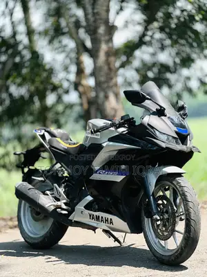 Yamaha R15 V3 Monster Edition . 2023