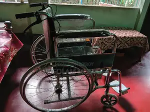 হুইল চেয়ার বিক্রয় হবে।