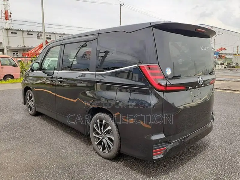 Toyota Noah S-Z Hybrid Black 2024
