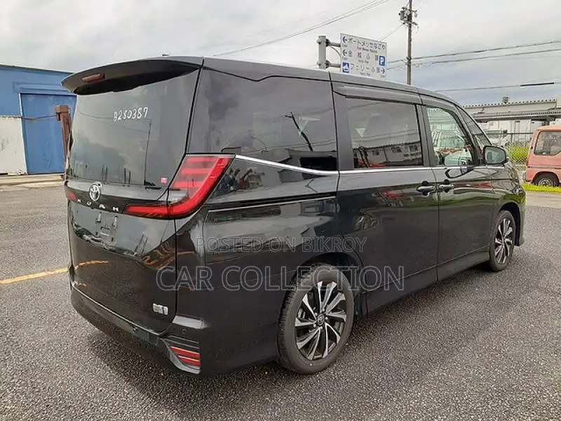 Toyota Noah S-Z Hybrid Black 2024