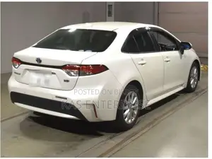 Toyota Corolla S PACKAGE PEARL HYB 2021