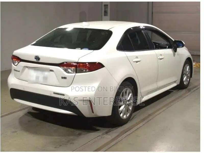 Toyota Corolla S PACKAGE PEARL HYB 2021