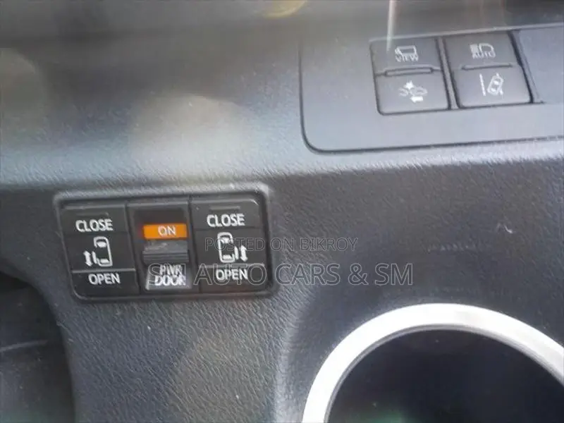 Toyota Sienta Non Hybrid G Red 2021