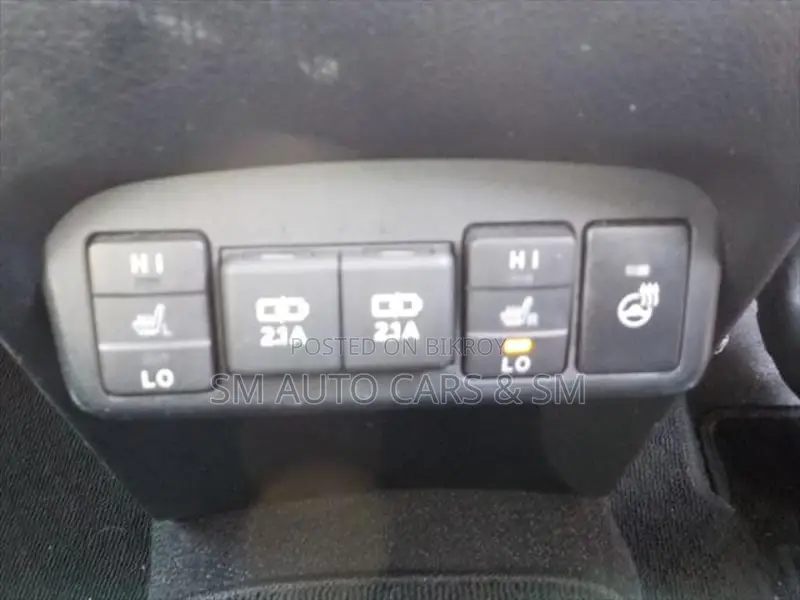 Toyota Sienta Non Hybrid G Red 2021