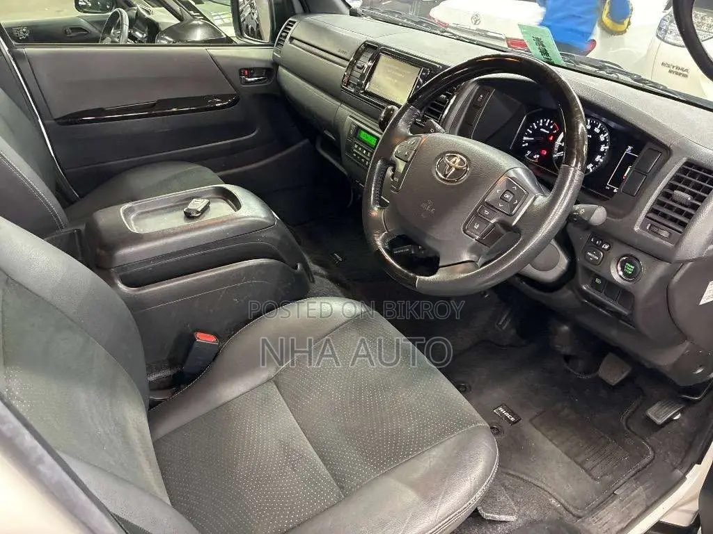 Toyota Hiace Super GL 2021