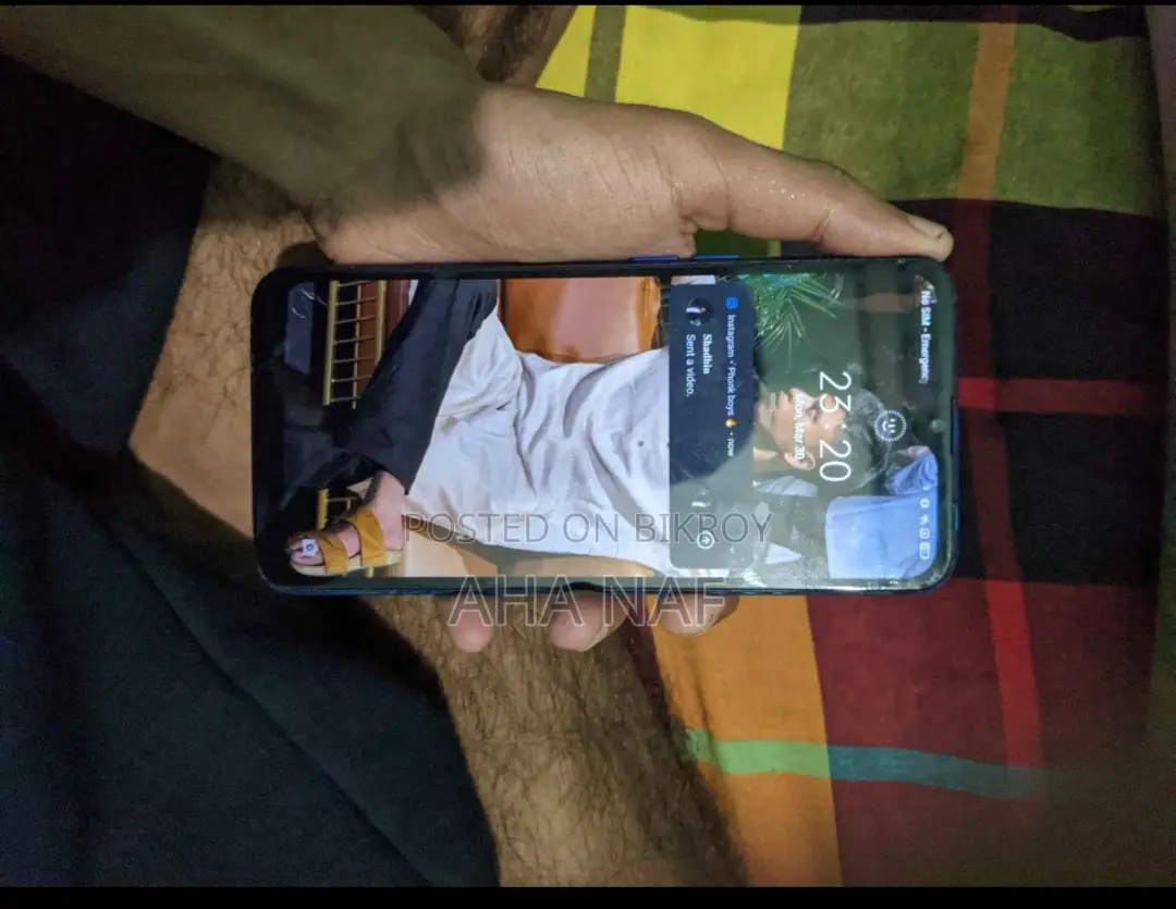 Realme XT 8/128 (Used)