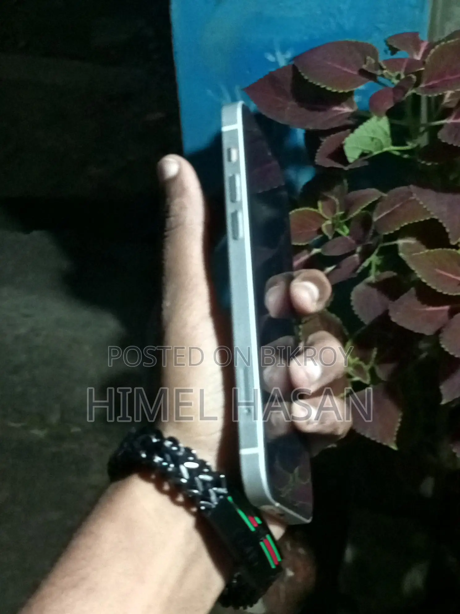 Apple iPhone 12 (Used)