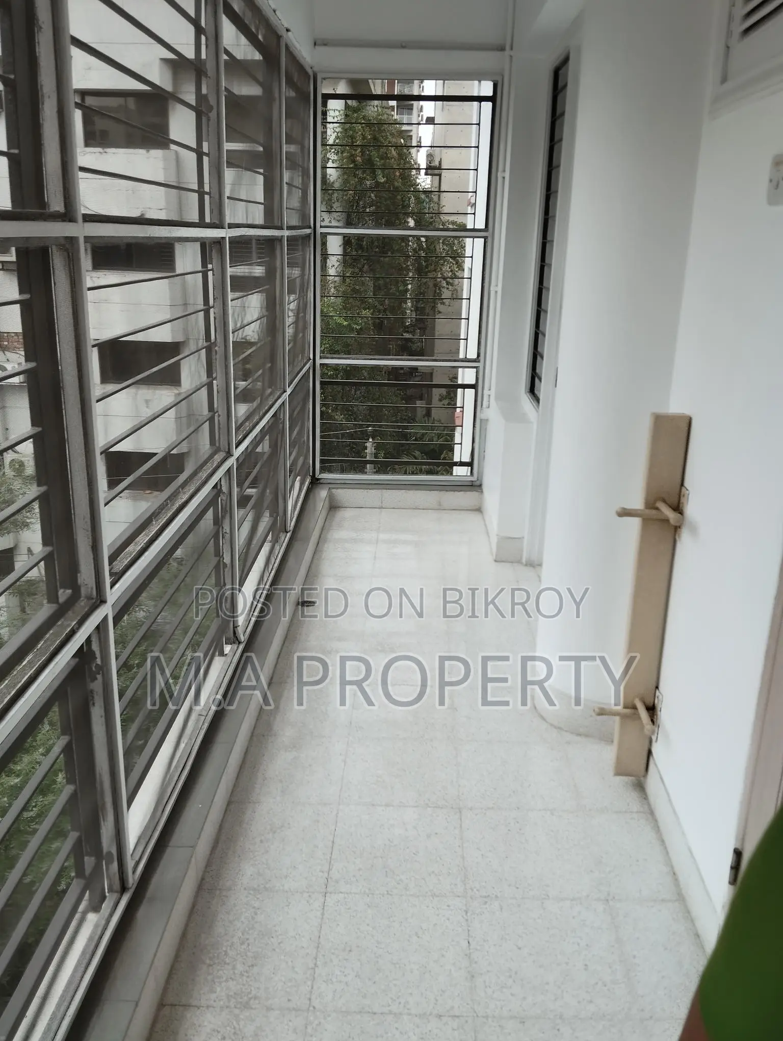 Luxury Semi-Furnished 4-Bedroom Flat for Rent in Baridhara Diplomatic Zone
