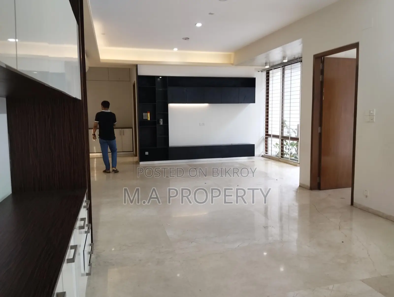Luxury Semi-Furnished 4-Bedroom Flat for Rent in Baridhara Diplomatic Zone