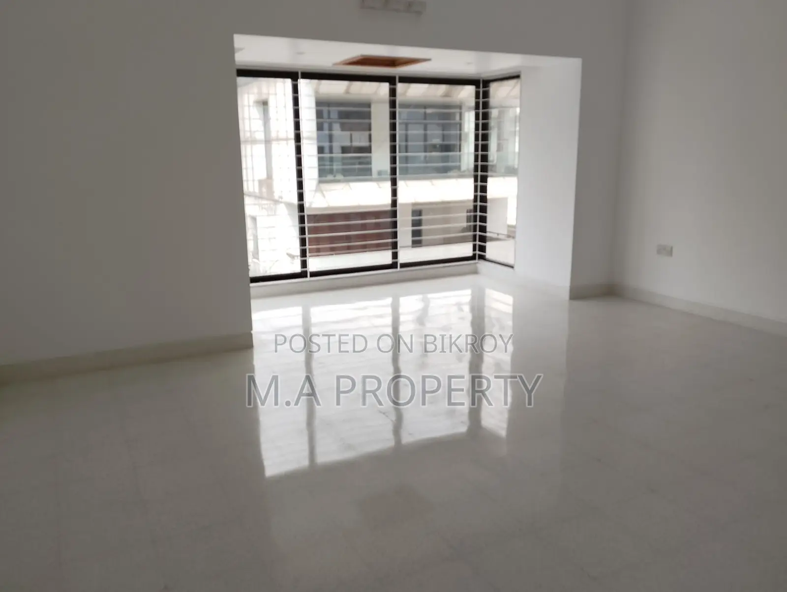 Luxury Semi-Furnished 4-Bedroom Flat for Rent in Baridhara Diplomatic Zone