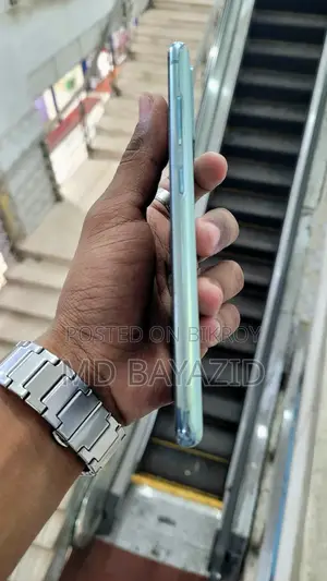 Samsung Galaxy S20 FE (Used)